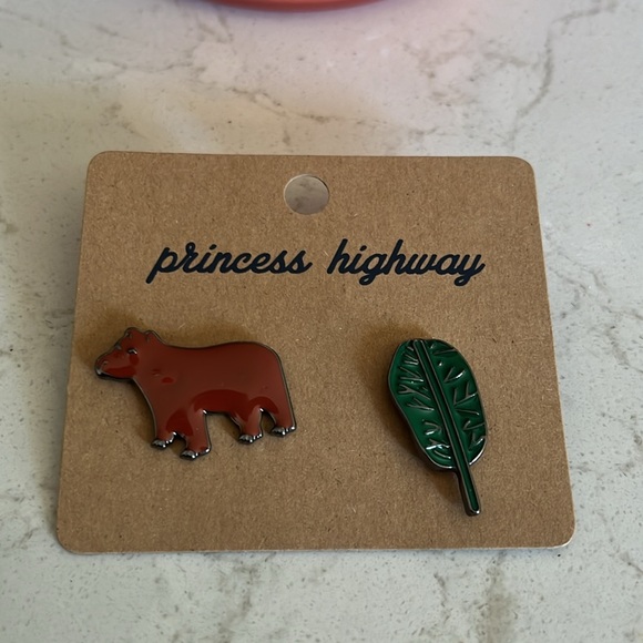 NWT Princess Highway Bear We Go Brooch Set - Picture 4 of 8